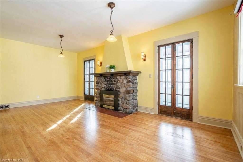 Niagara Falls, ON L2E 1B6,4697 Mcdougall CRES