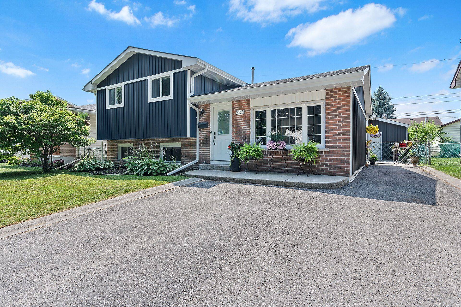 208 Sutherland DR, Kingston, ON K7K 5X7