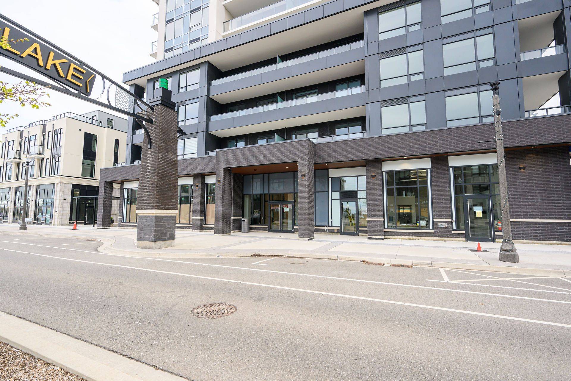 Grimsby, ON L3M 4E8,385 Winston RD #1601