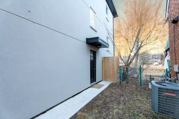 Toronto C14, ON M2N 2Y6,59 Craigmore CRES