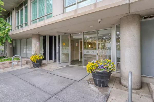 Toronto C01, ON M5V 3N2,650 Queens Quay W #1709