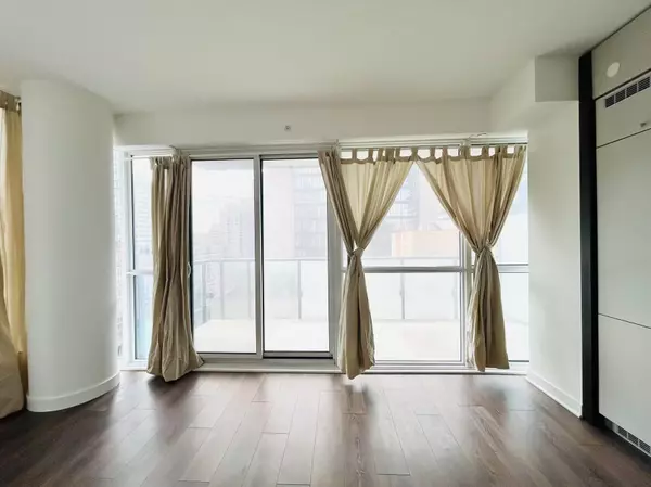Toronto C01, ON M4Y 0B9,15 Grenville ST #1605