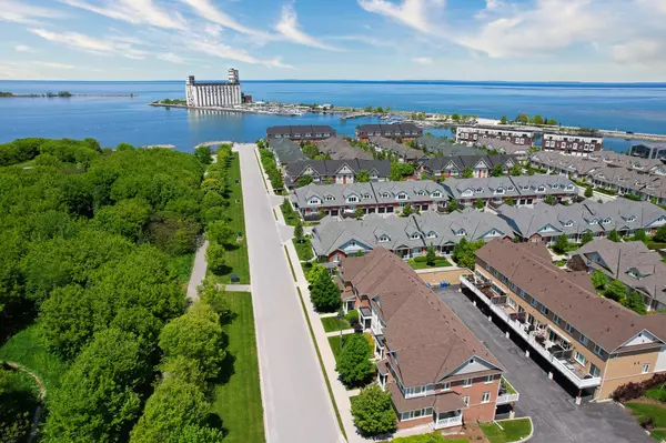 Collingwood, ON L9Y 0J3,25 North Maple ST
