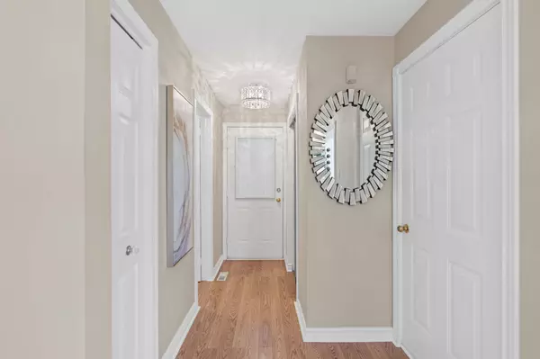 Barrhaven, ON K2J 2M7,23 Glacier ST