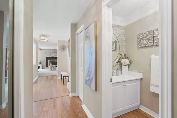 Barrhaven, ON K2J 2M7,23 Glacier ST