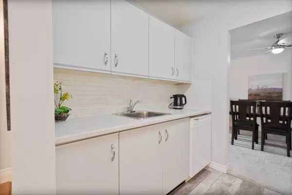 London South, ON N5Z 4X4,727 Deveron CRES #203