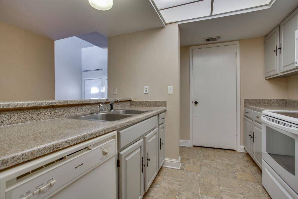 Lewisville, TX 75067,822 Creekside Drive