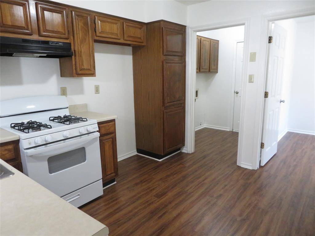 Desoto, TX 75115,200 Idle Creek Lane
