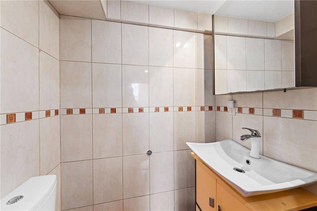 Brooklyn, NY 11235,2018 Jerome AVE #2D