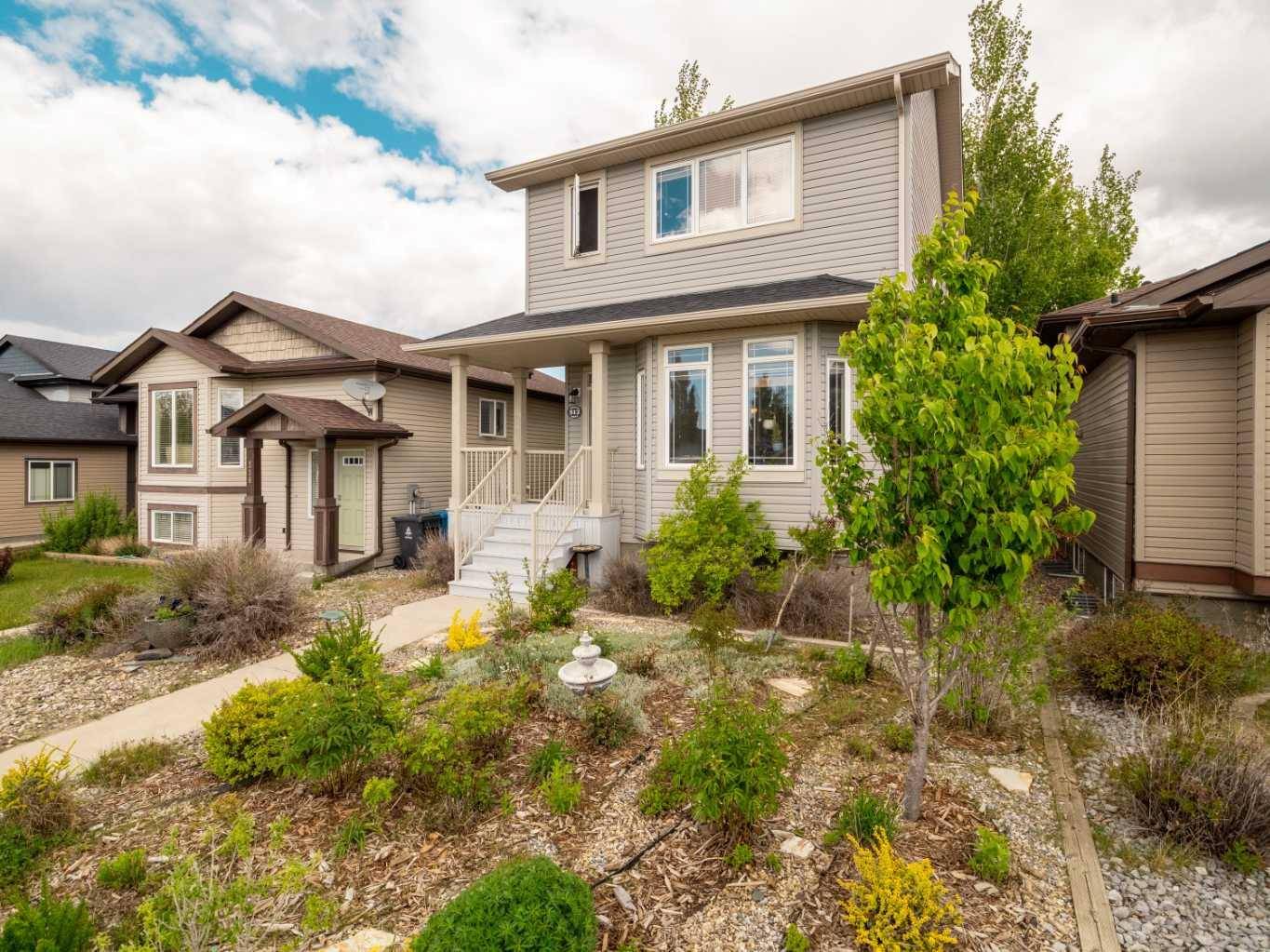 Lethbridge, AB T1J 4C1,512 Silkstone CRES West