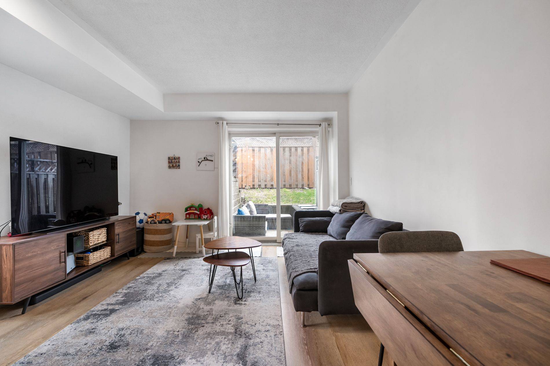 262 St. Helens AVE #TH #114, Toronto C01, ON M6H 4A4