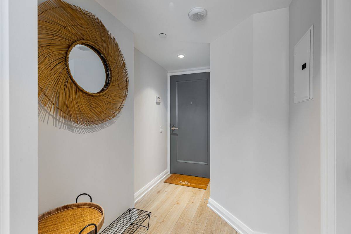 155 Yorkville AVE #1814, Toronto C02, ON M5R 0B4