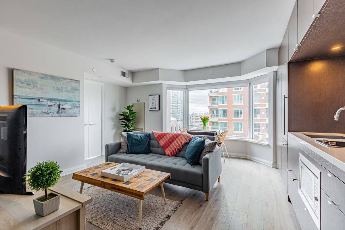 Toronto C02, ON M5R 0B4,155 Yorkville AVE #1814