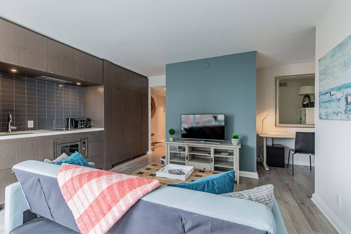 Toronto C02, ON M5R 0B4,155 Yorkville AVE #1814