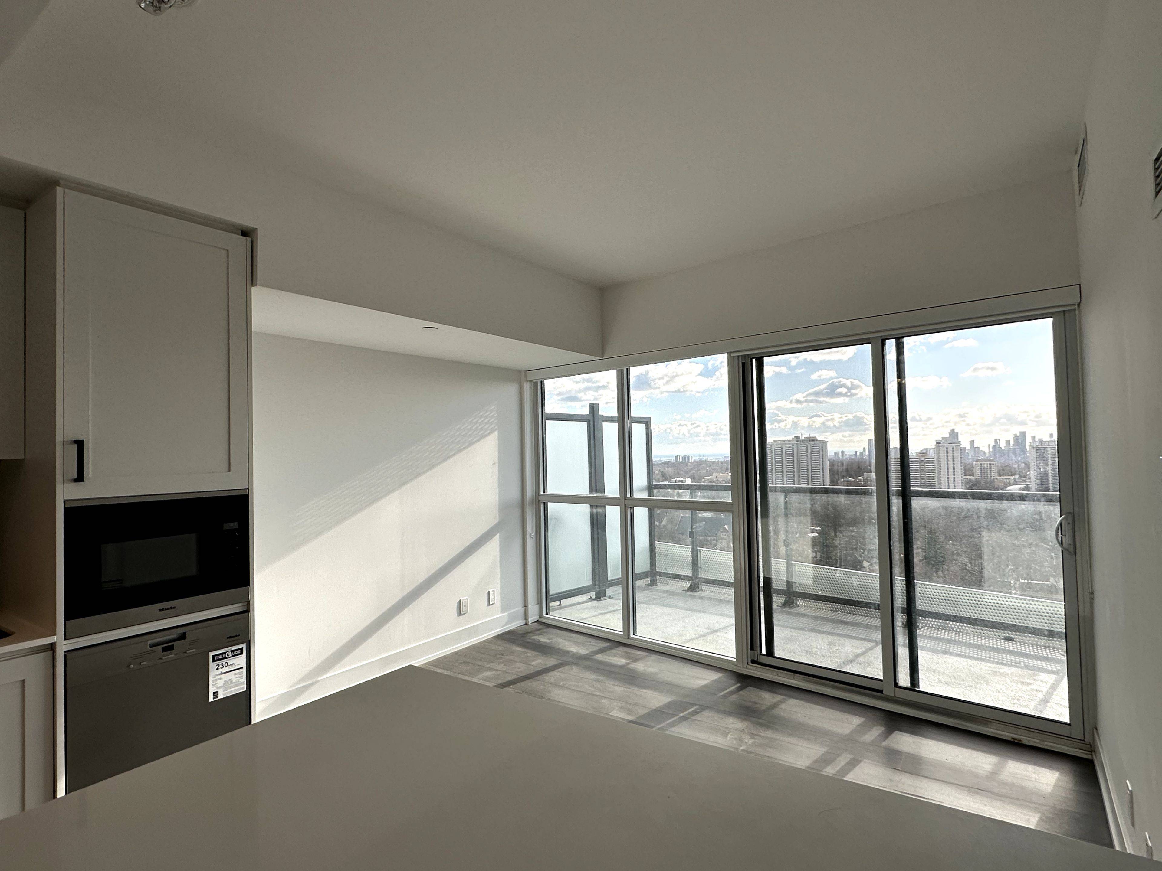 Toronto C10, ON M4S 2H7,11 Lillian ST #1604