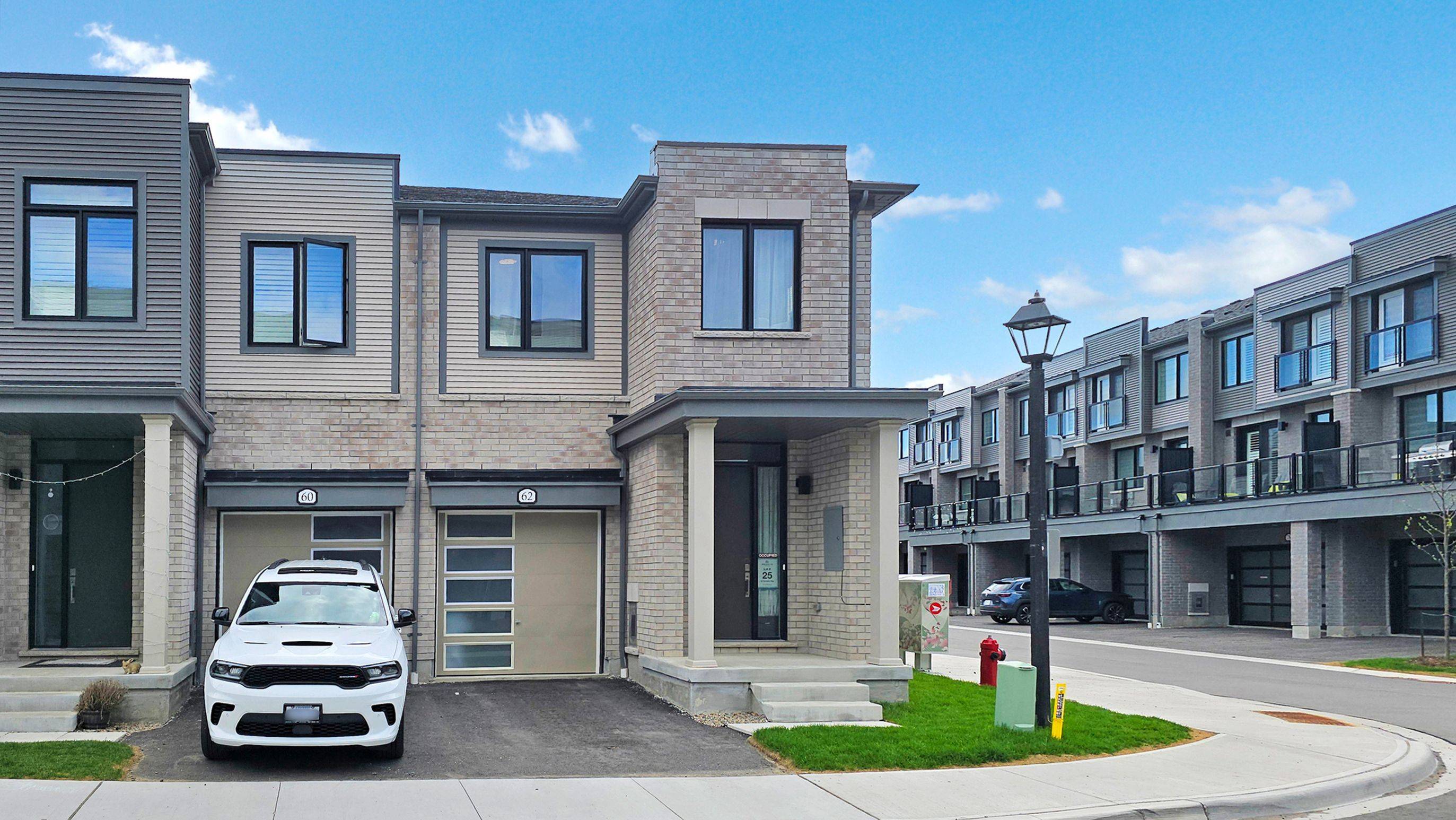 Whitby, ON L1M 0M4,62 Sorbara WAY