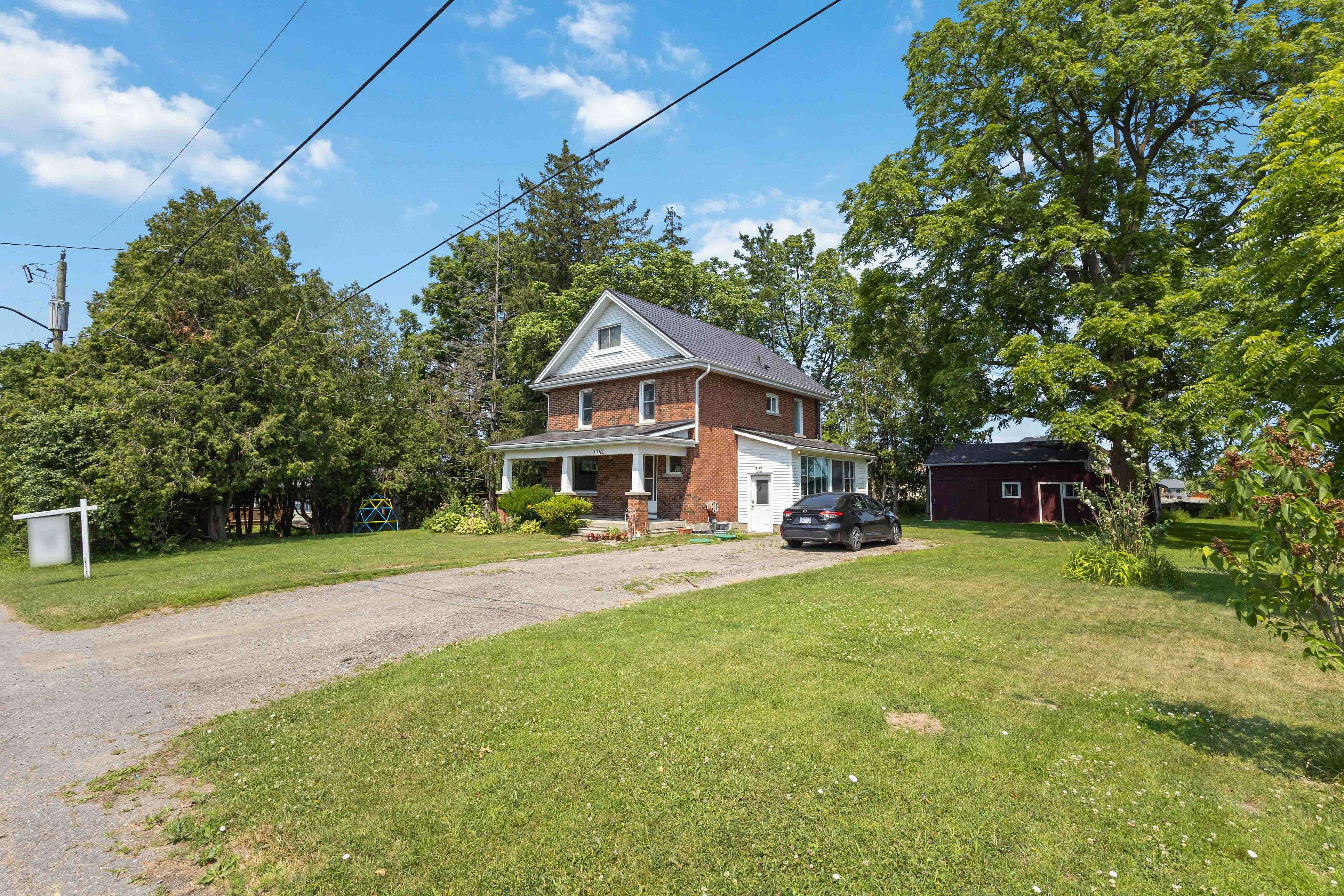 Pickering, ON L1Y 1B6,1742 Lane ST