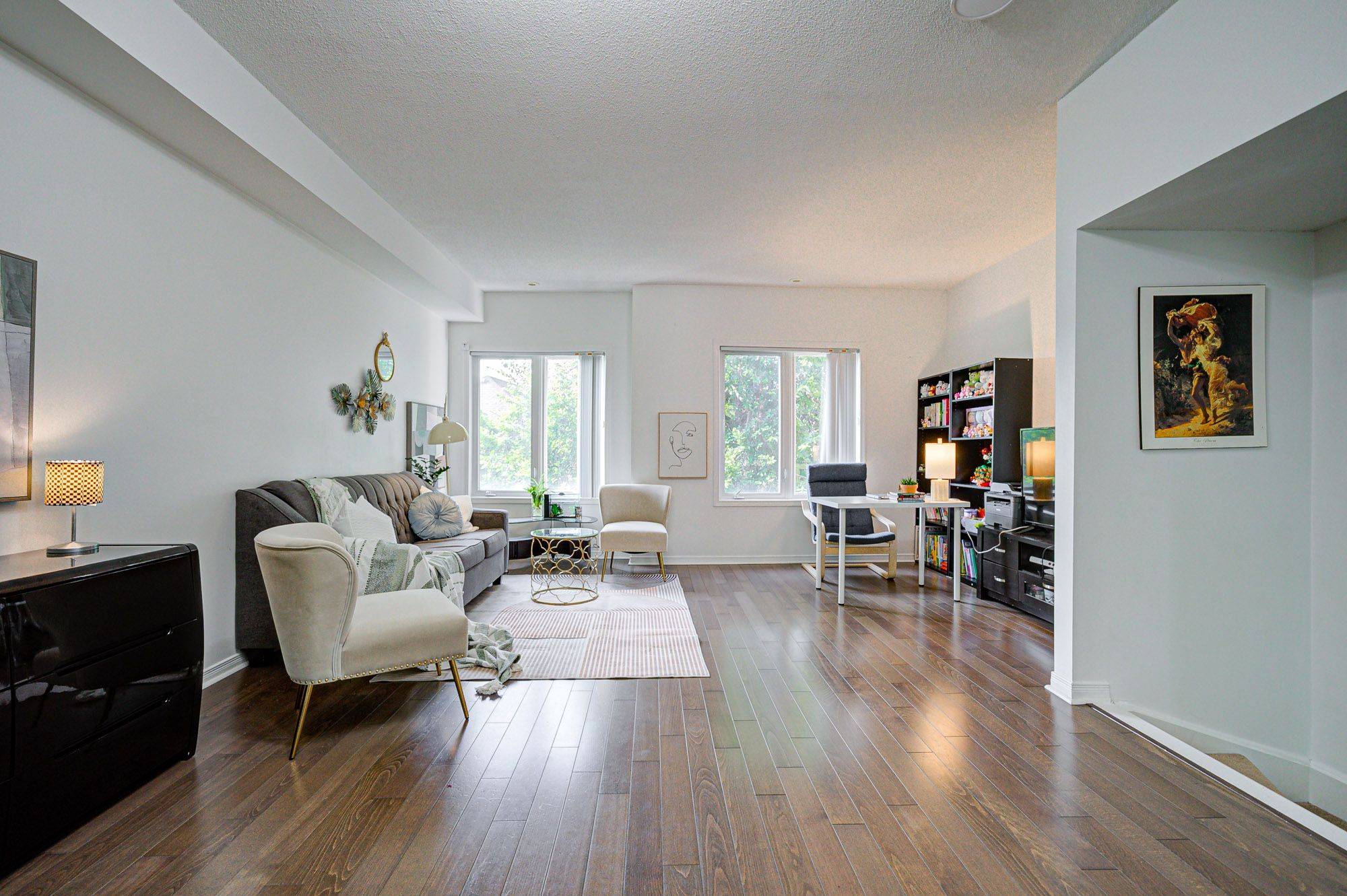 Markham, ON L3R 6B6,4608 Steeles AVE E #TH4