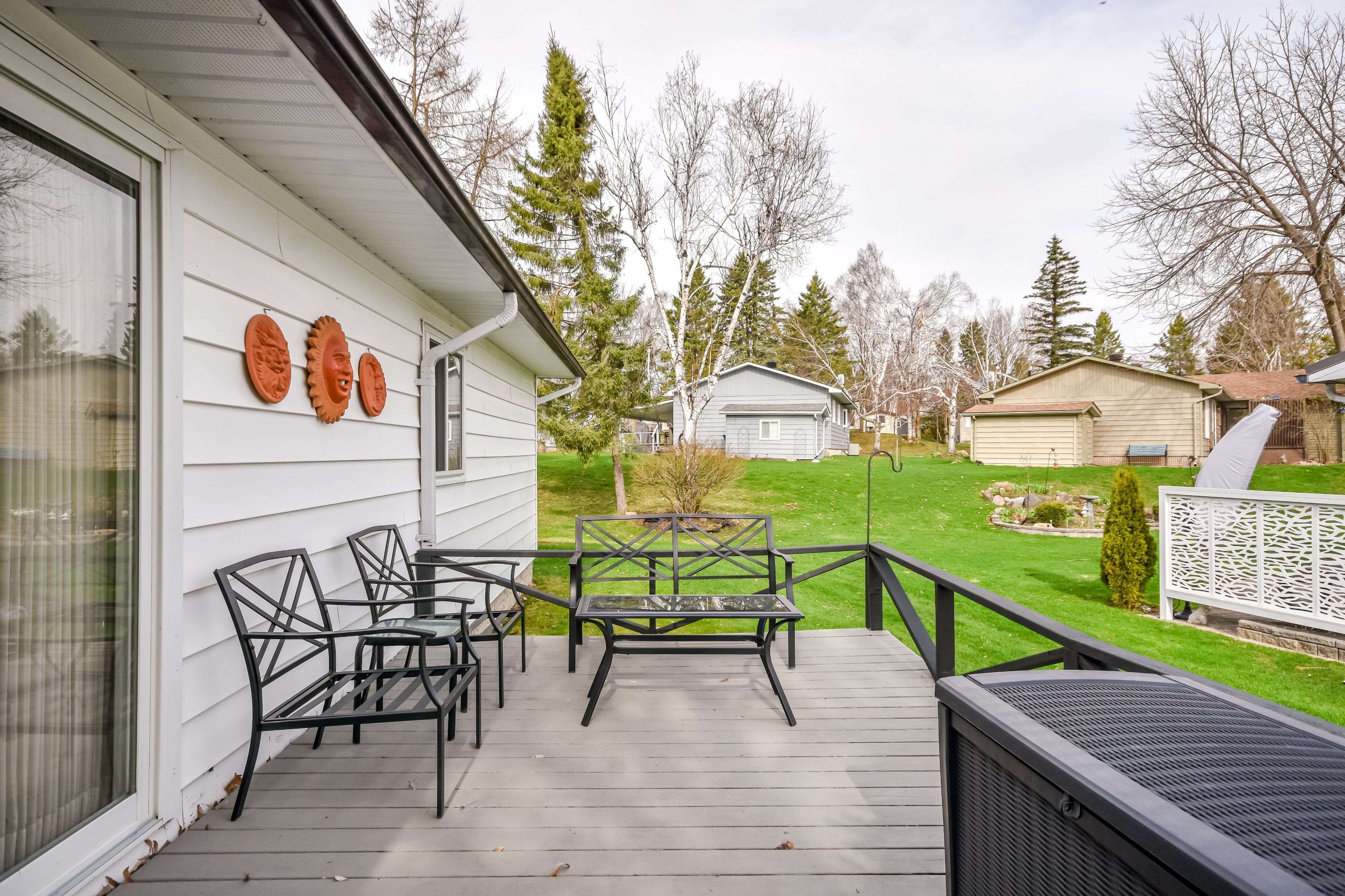 Oro-medonte, ON L0L 1T0,22 TAMARACK DR