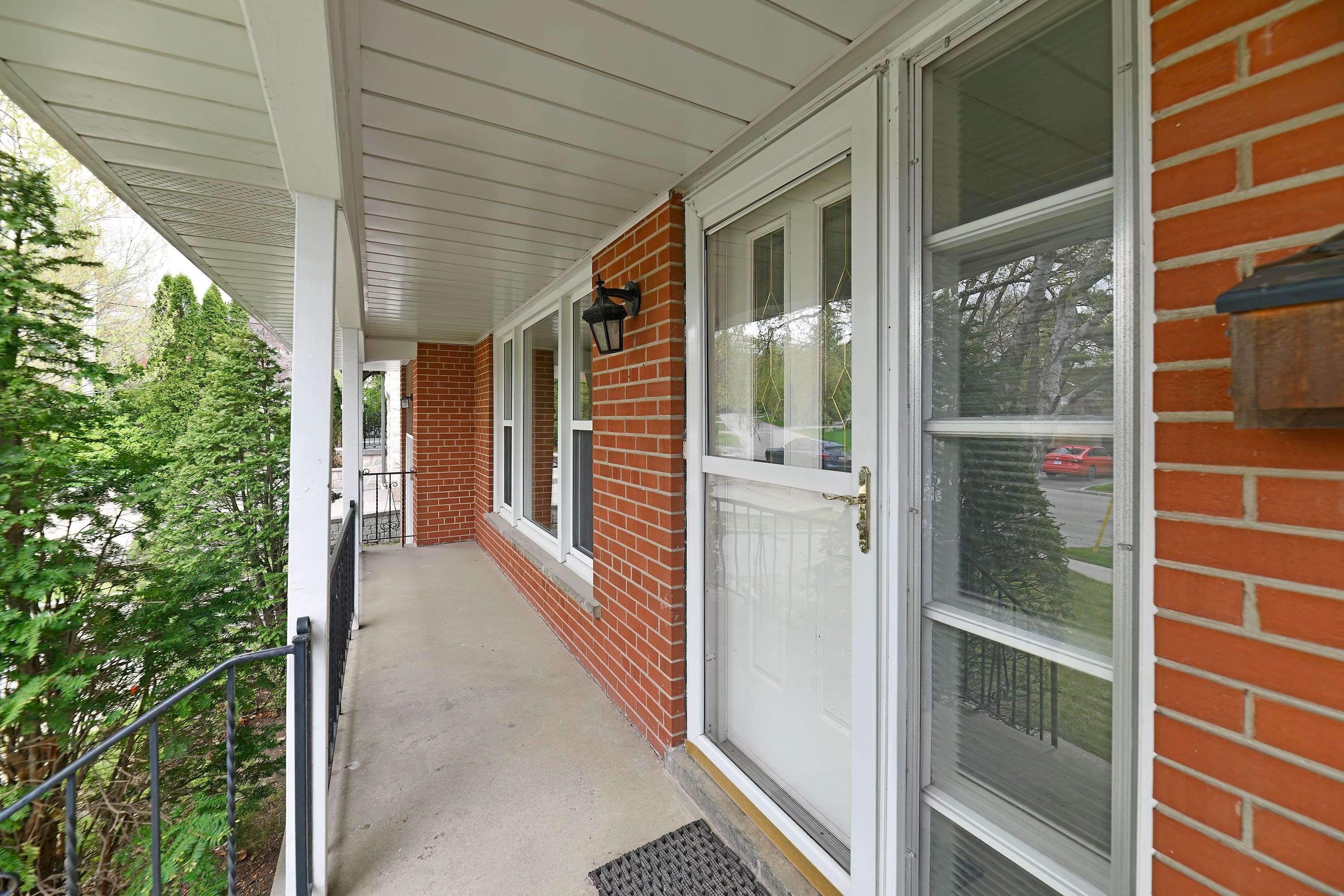 Toronto W09, ON M9P 1R6,40 Westmount Park RD