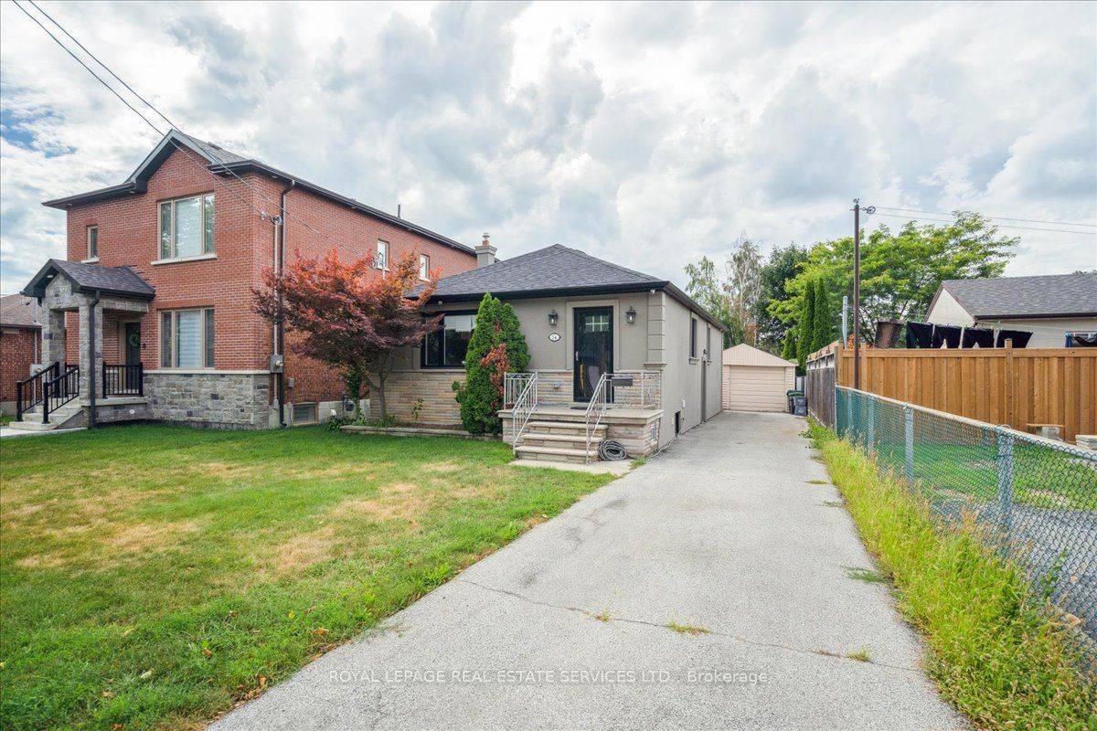 Toronto W08, ON M8Z 4V3,14 Ramsbury RD