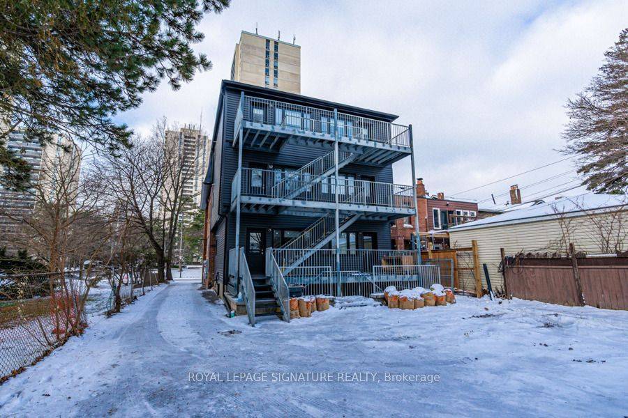 Toronto W02, ON M6P 2M3,67 Oakmount RD #7