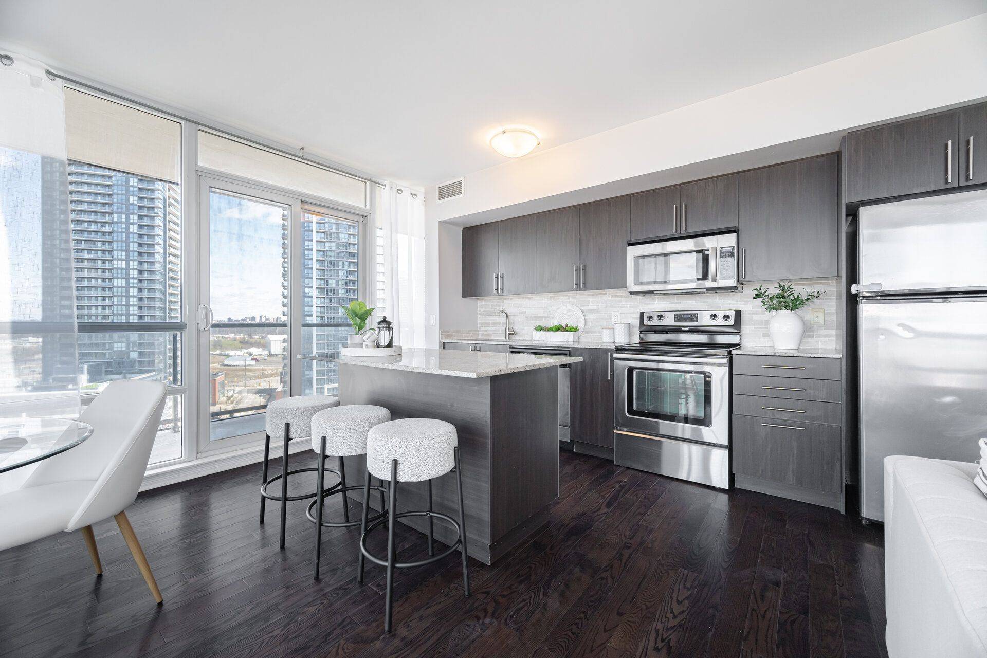 Toronto W06, ON M8V 0A9,15 Legion RD #1404