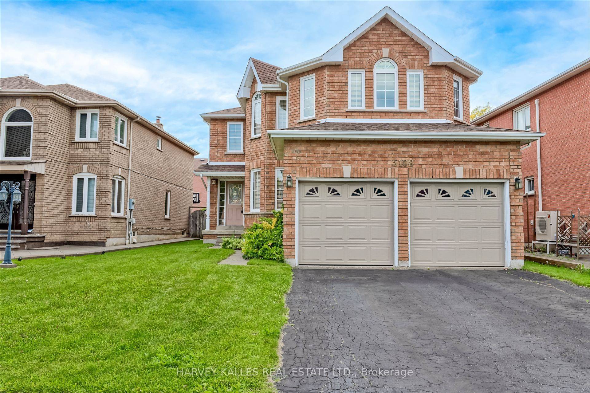 Mississauga, ON L5V 1M7,5108 Heatherleigh AVE