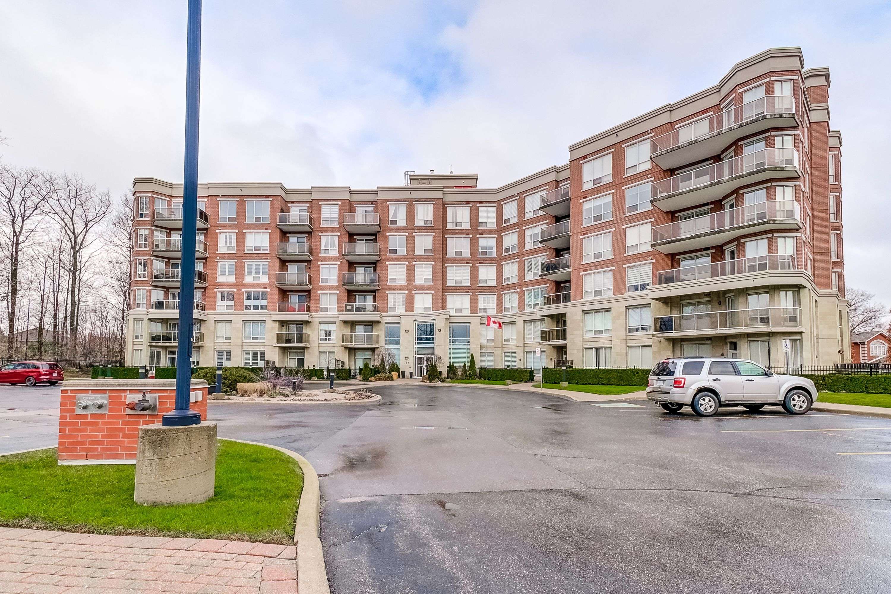 Mississauga, ON L5R 0A1,483 Faith DR #410