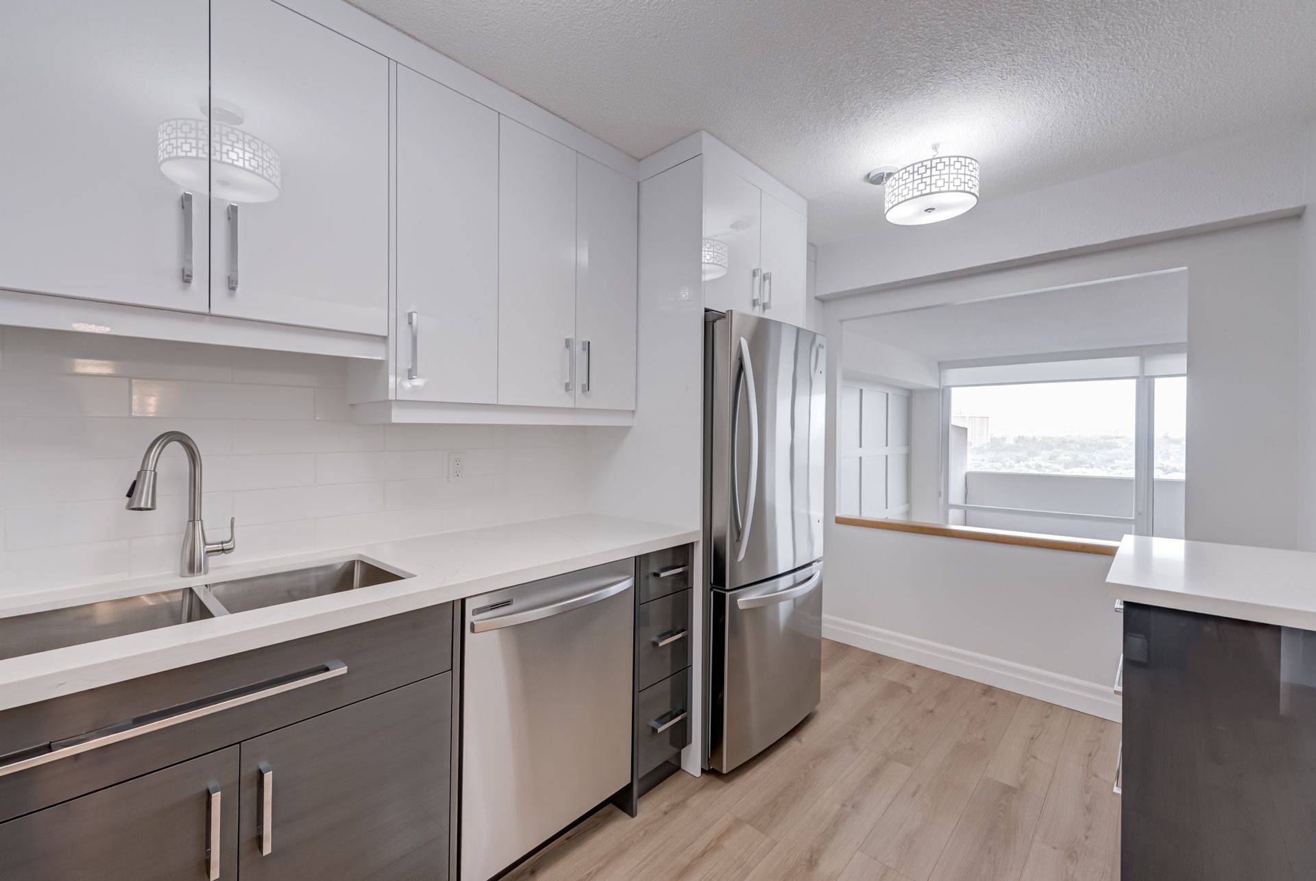 Toronto W03, ON M6N 4X7,270 Scarlett RD #1812