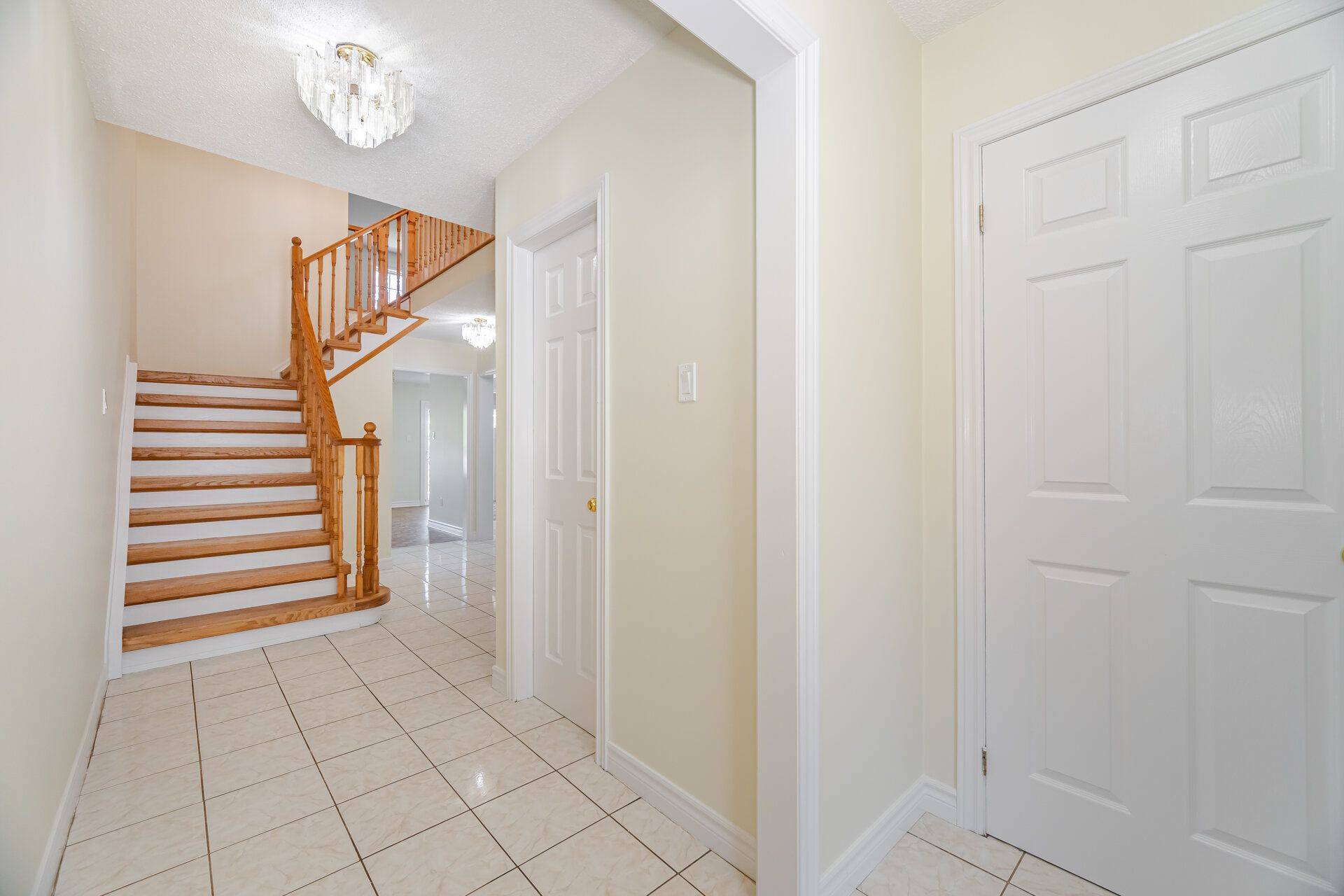 Mississauga, ON L5N 4W4,3182 Bracknell CRES