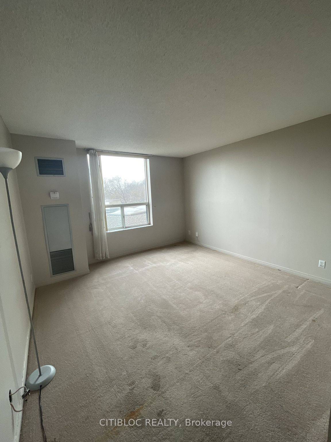 Toronto W10, ON M9W 6X8,6 Humberline DR #217