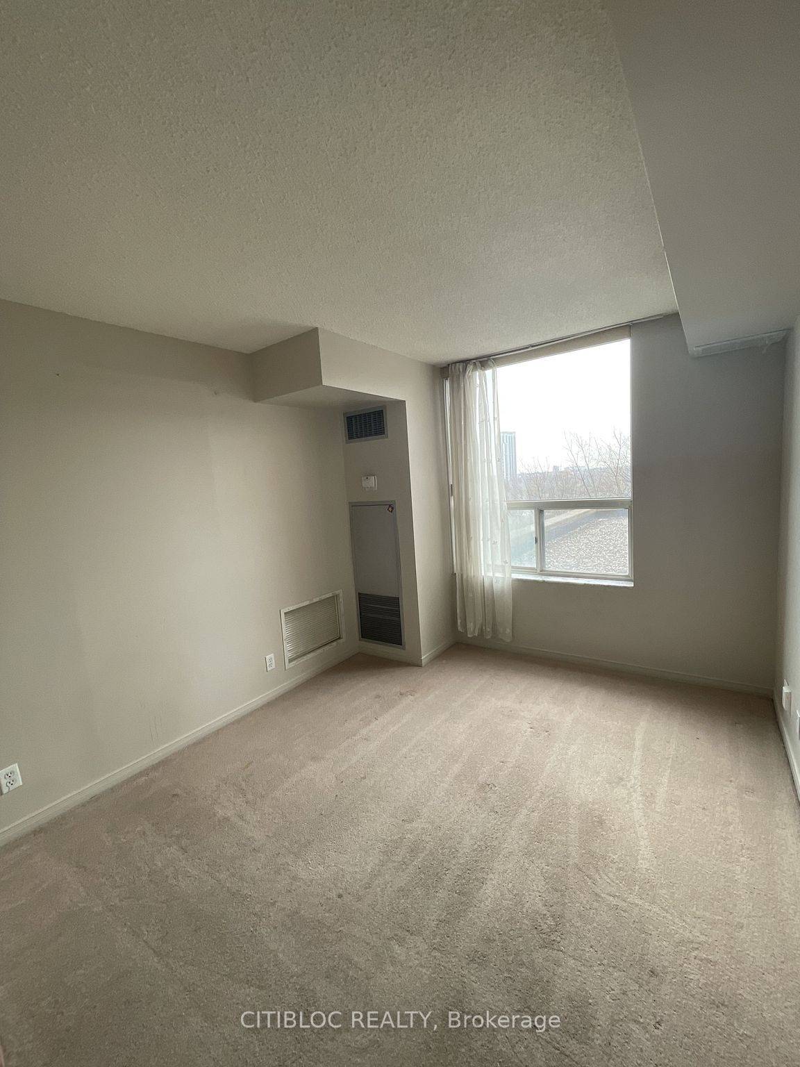 Toronto W10, ON M9W 6X8,6 Humberline DR #217