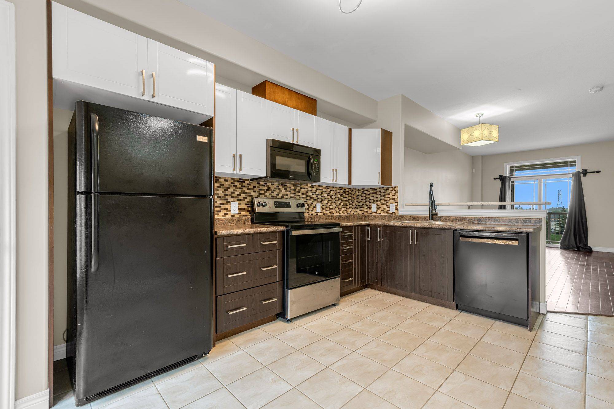 Grimsby, ON L3M 0B5,8 Hemlock WAY #22
