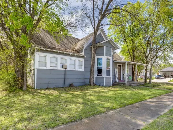 Denison, TX 75020,900 W Owings Street