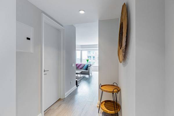 Toronto C02, ON M5R 0B4,155 Yorkville AVE #1814
