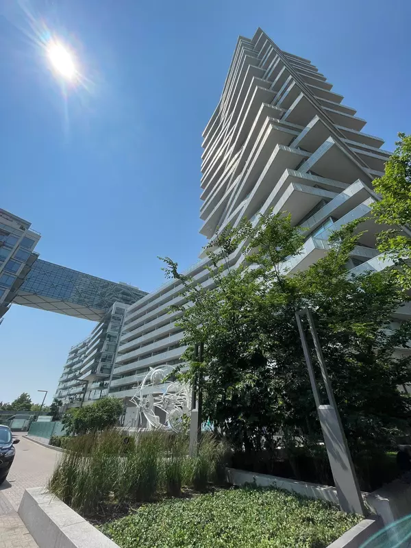 15 Queens Quay E #1609, Toronto C08, ON M5E 0A4