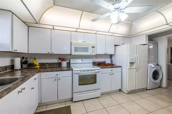 Lauderhill, FL 33319,5900 NW 44th St #115
