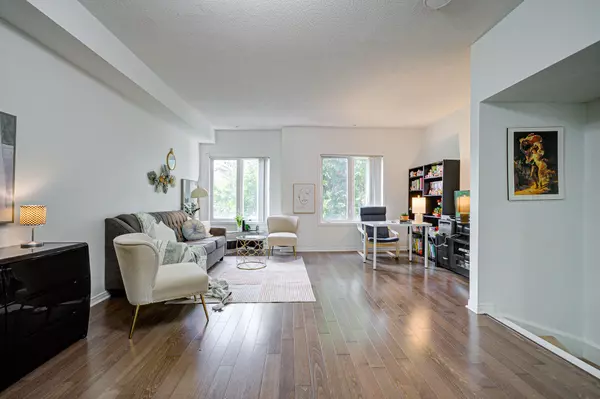 Markham, ON L3R 6B6,4608 Steeles AVE E #TH4