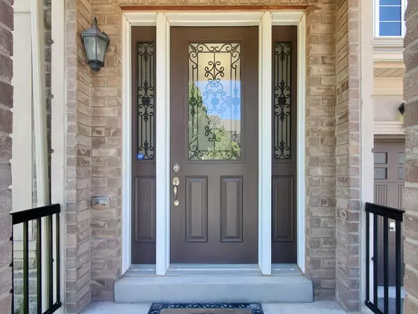 Oakville, ON L6M 0T1,3148 Larry CRES