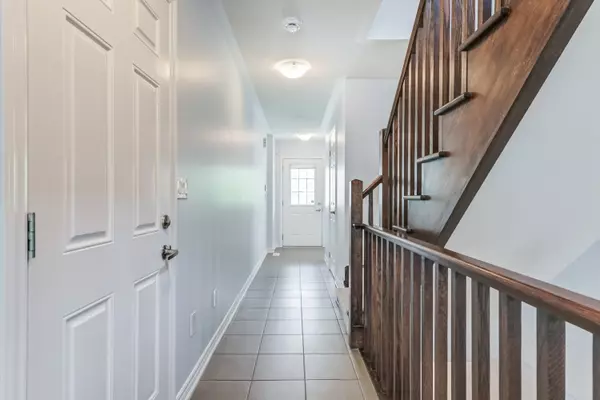 Mississauga, ON L5M 0X1,5050 Harvard RD #1