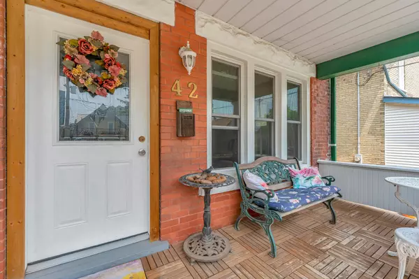 Waterloo, ON N2H 4N9,42 Shanley ST