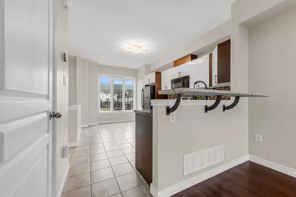 Grimsby, ON L3M 0B5,8 Hemlock WAY #22
