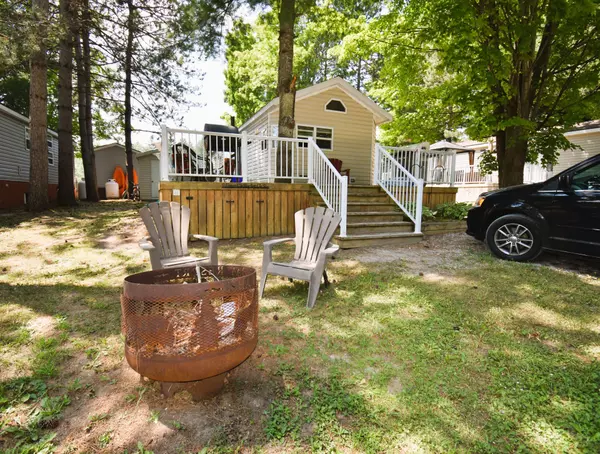 Gravenhurst, ON P0E 1N0,1082 Shamrock Marina RD #62