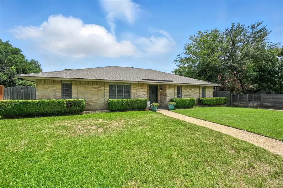 3895 Antigua Circle, Dallas, TX 75244