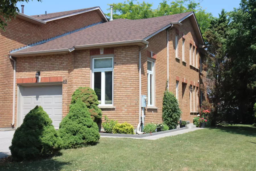 42 Oldhill ST, Richmond Hill, ON L4C 9T9