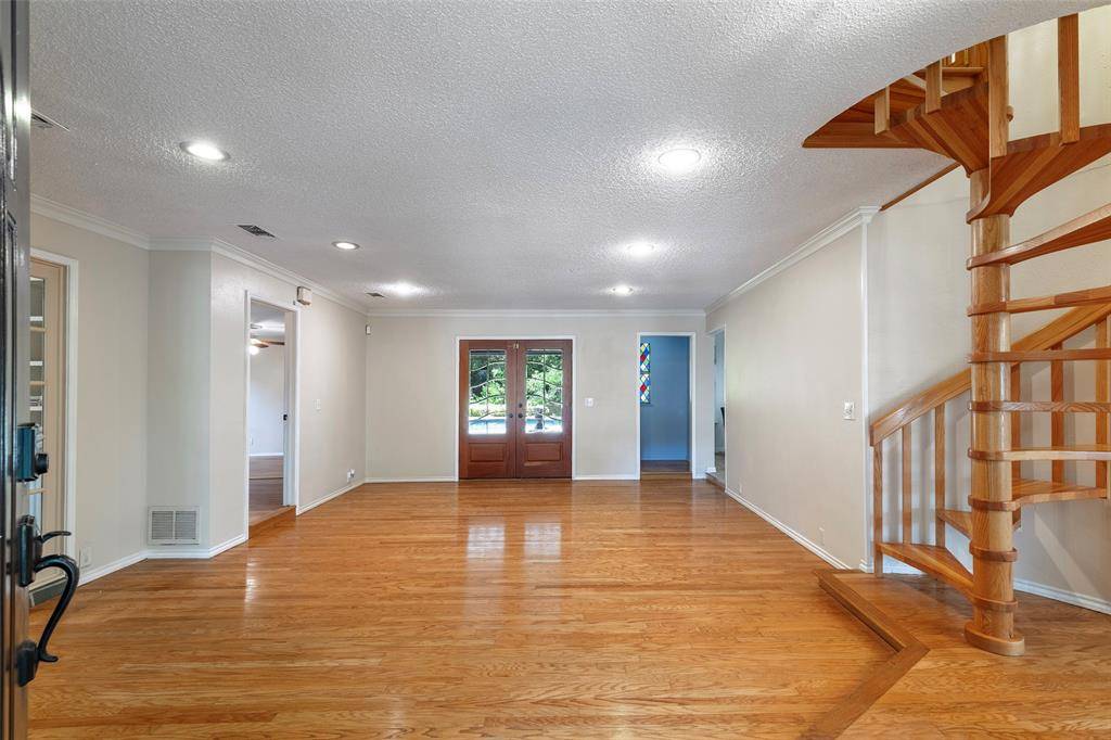 Arlington, TX 76012,2512 Oak Manor