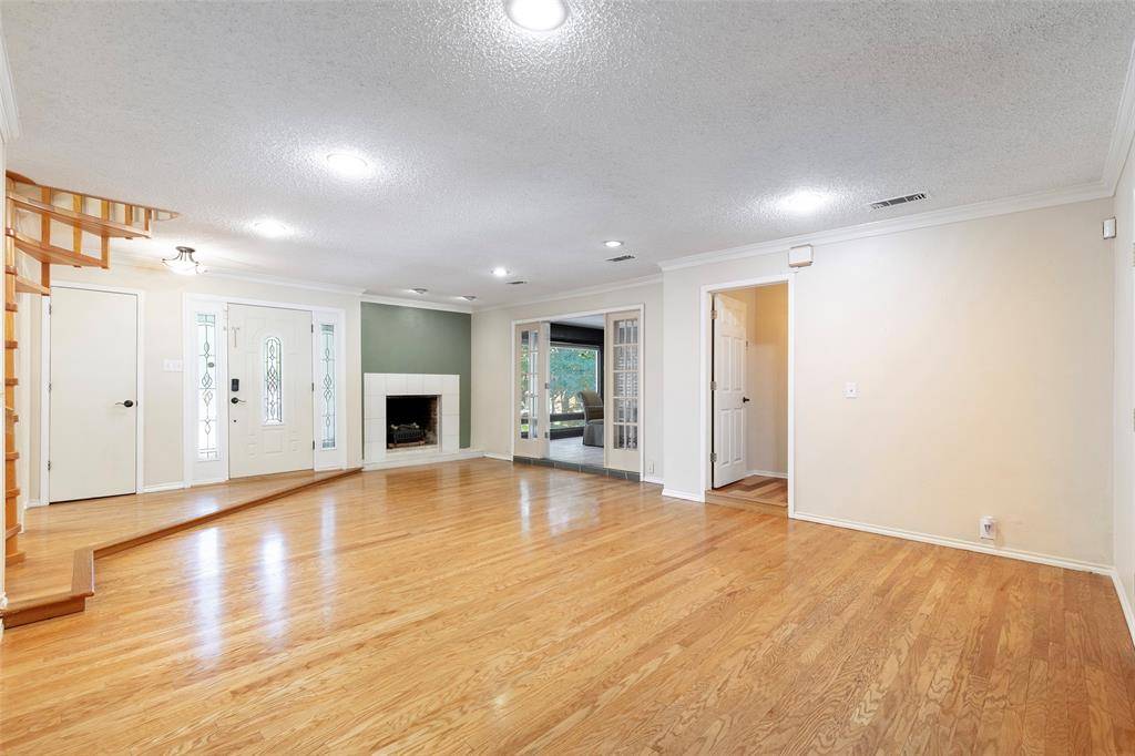 Arlington, TX 76012,2512 Oak Manor