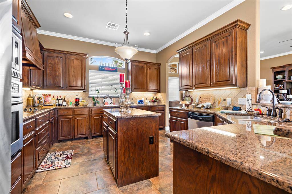 West, TX 76691,845 W County Line Road E