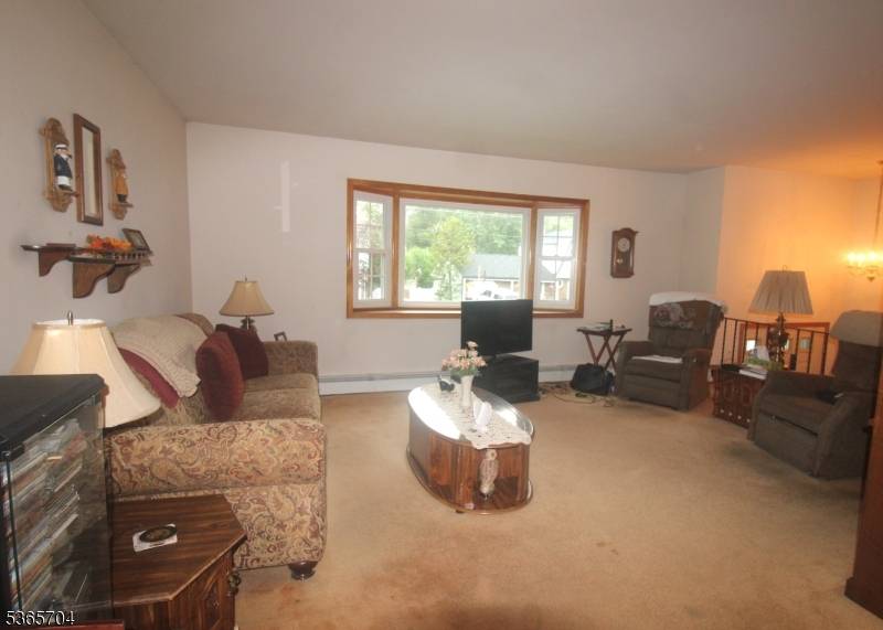 Pompton Lakes Boro, NJ 07442,29 Arcadia Rd